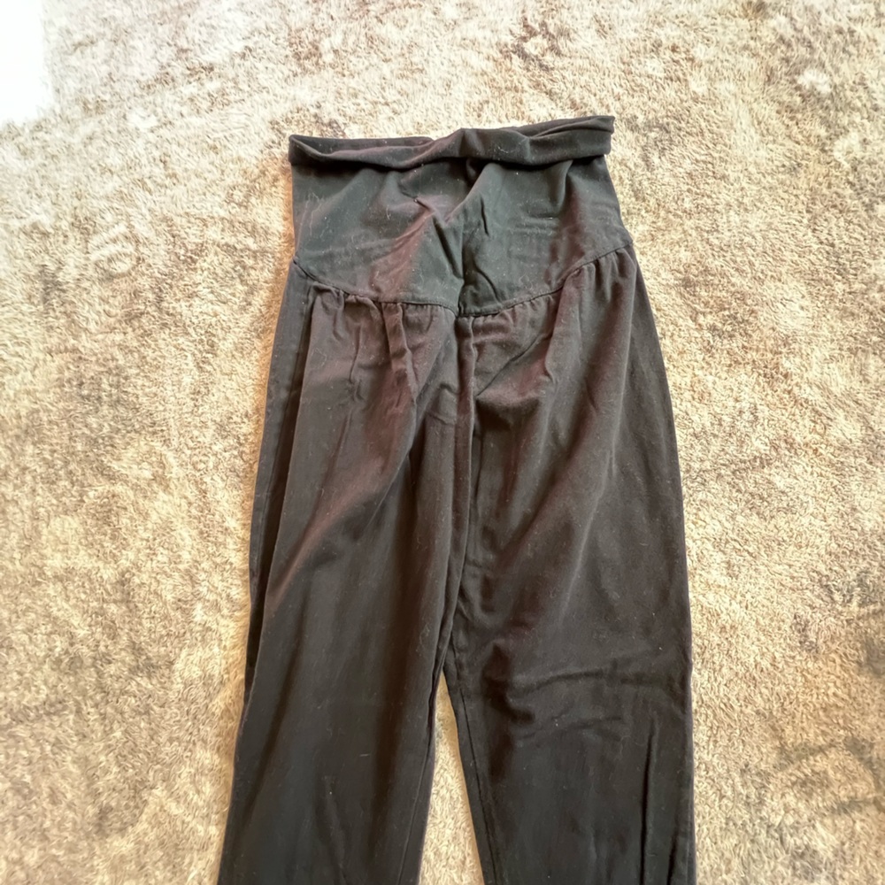 Liz Lange Maternity leggings